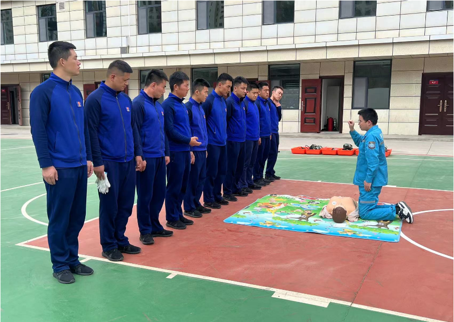 【急救进消防】应急救护进消防 共筑生命“防火墙”——青海省第五人民医院医护团队为消防官兵进行常用急救技能培训