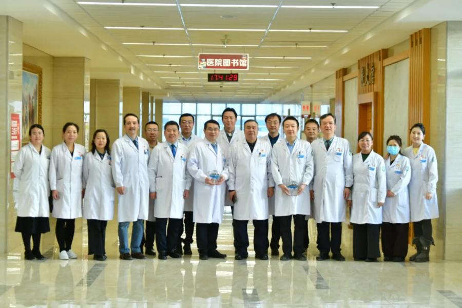 青海省第五人民医院举行中组部、团中央第24、25批来青博士服务团成员欢送会